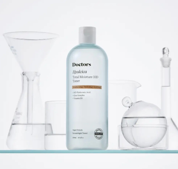 Увлажняющий тонер с 10 формами гиалуроновой кислоты и цинтелой Doctors Hyalcica Total Moisture 10 D Toner, 500 мл