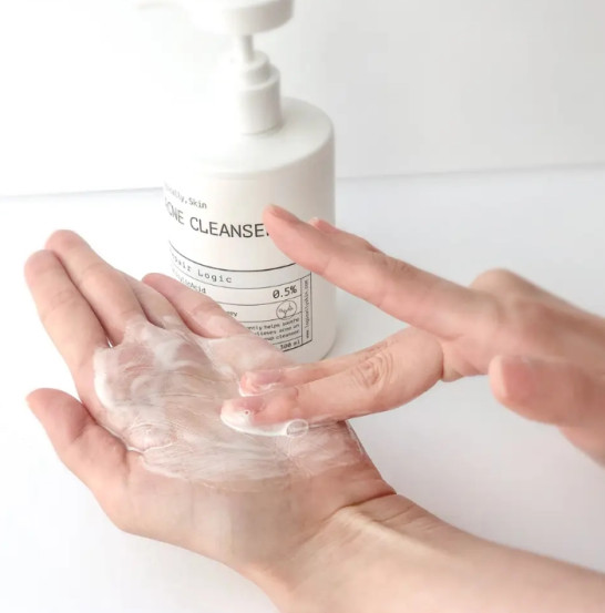 Очищувальний засіб для шкіри обличчя та тіла з акне Logically, Skin ACNE Cleanser, 300 мл