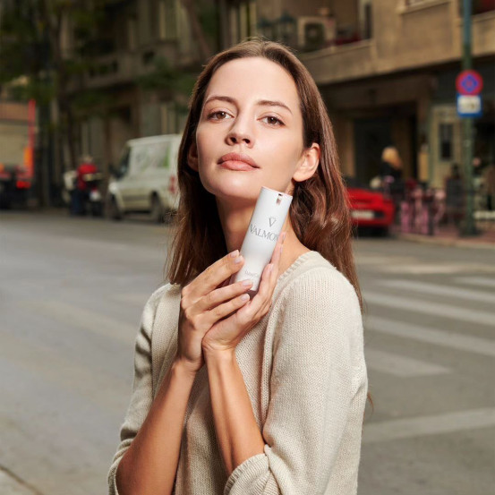 Защитный флюид для лица Valmont Luminosity LumiCity UVB SPF 50, 30 мл
