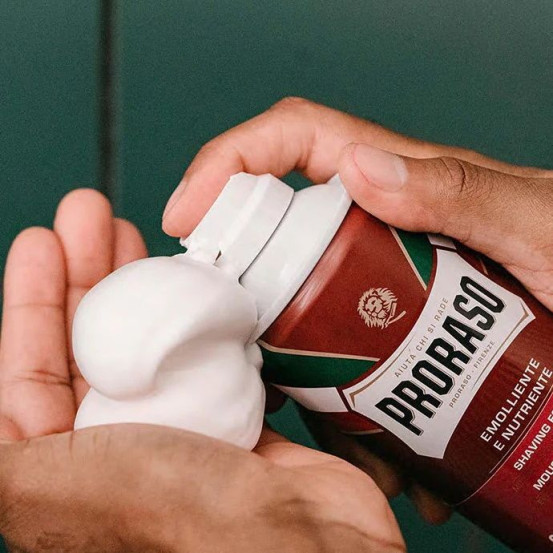 Піна для гоління з екстрактом сандалового дерева Proraso Red Shaving foam, 300 мл
