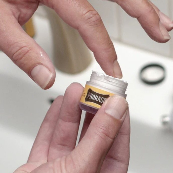 Воск по уходу за усами Proraso Wood & Spice Beard wax средняя фиксация, 15 мл