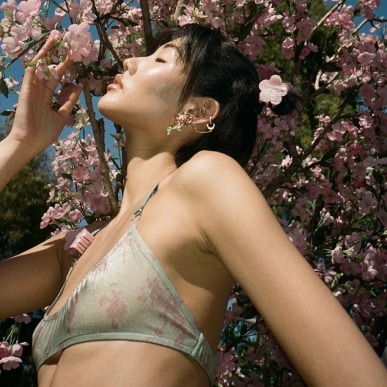 Заколка для волос Emi Jay Midi Blossom Clip in Rose Milk